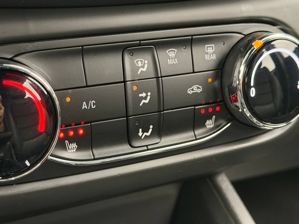 Used 2022 Chevrolet TrailBlazer RS FWD image 34