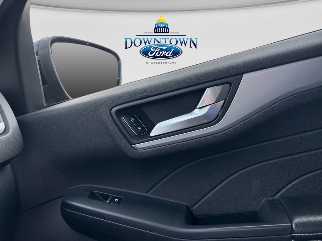 Used 2023 Ford Escape Platinum AWD/4WD image 21