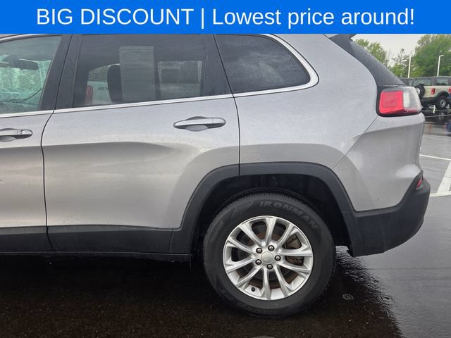 Used 2019 Jeep Cherokee Latitude w/ Cold Weather Group AWD/4WD image 17