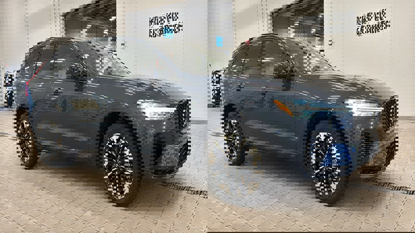 Used 2026 Volvo XC60 T8 Plus w/ Protection Package Premier image 3