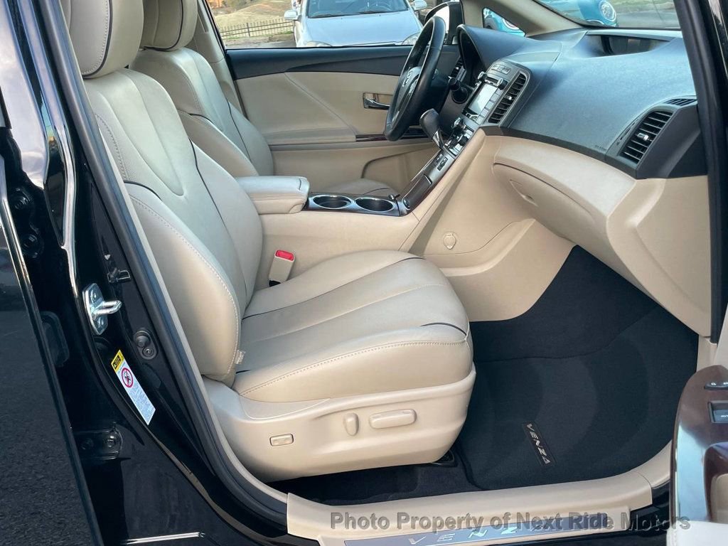 Used 2015 Toyota Venza XLE w/ XLE Premium Package image 8