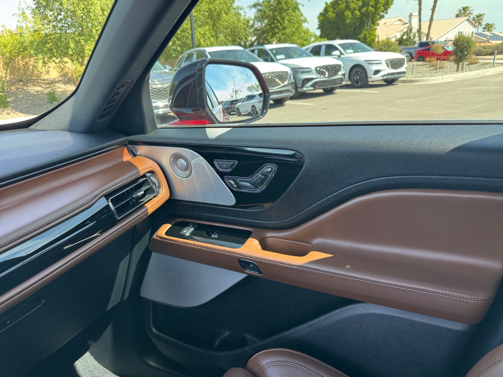 Used 2020 Lincoln Aviator Reserve w/ Equipment Group 201A AWD/4WD image 16