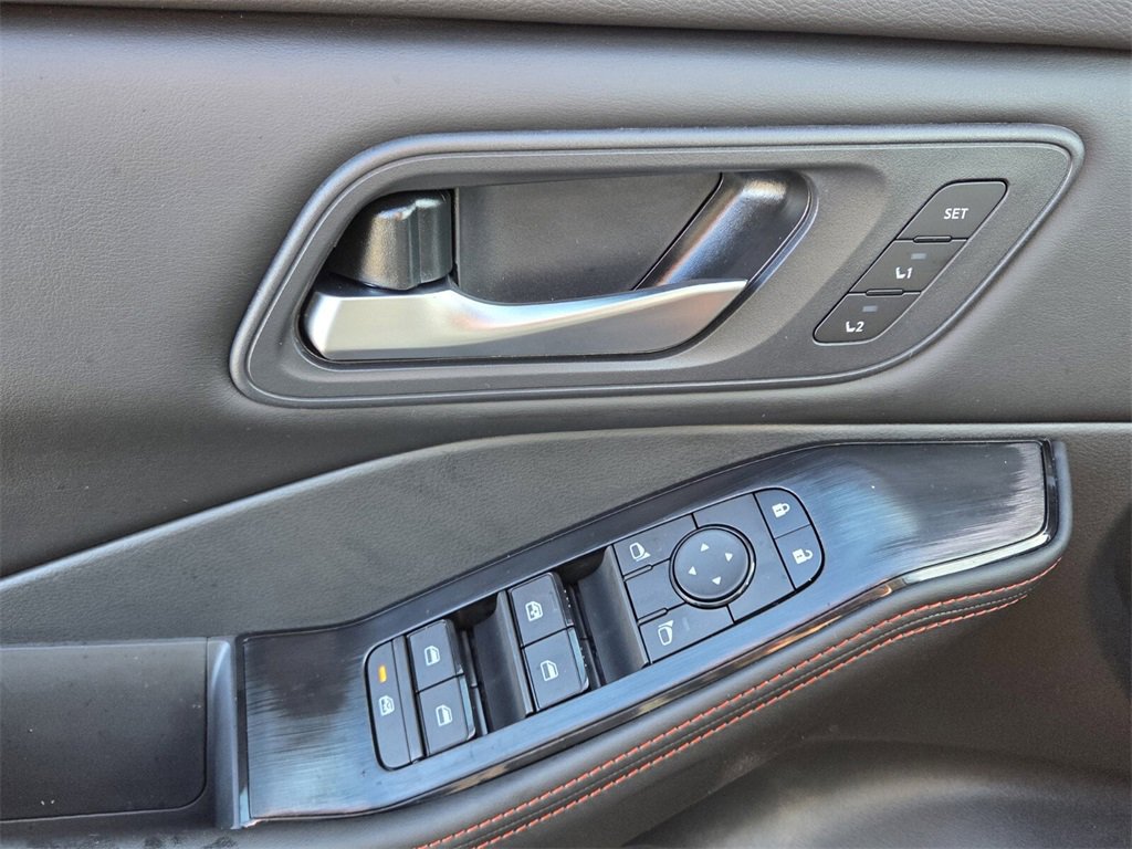 New 2026 Nissan Rogue SV image 28