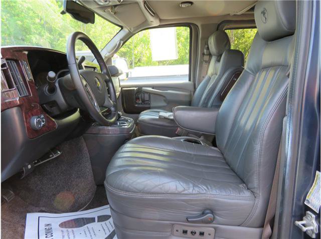 Used 2012 Chevrolet Express 1500 RWD image 3