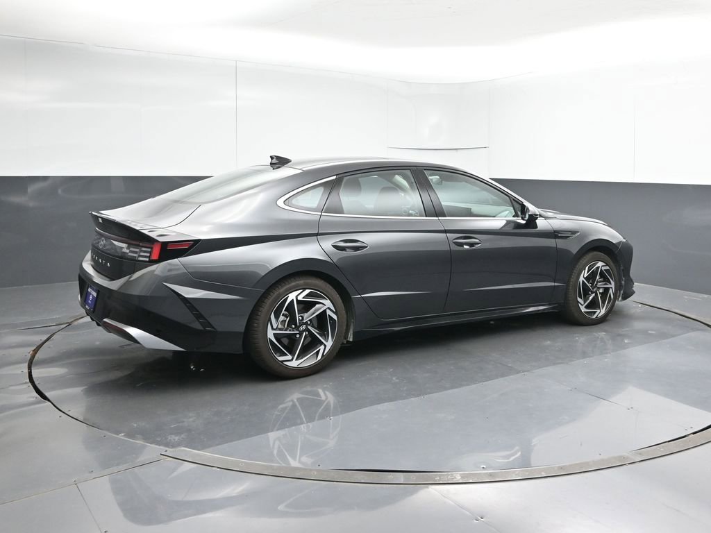 Used 2025 Hyundai Sonata SEL FWD image 5