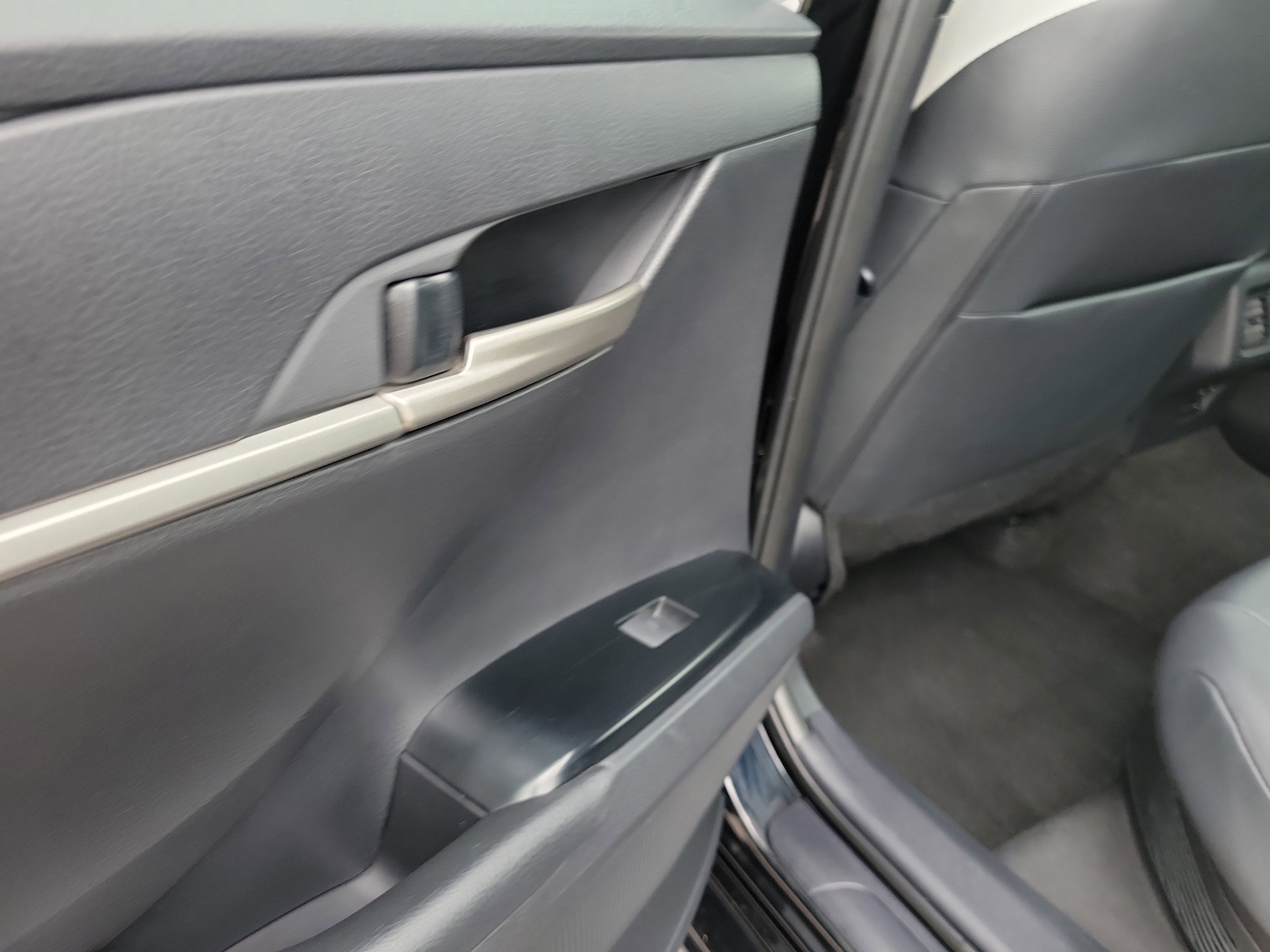 Used 2025 Toyota Camry SE FWD image 13