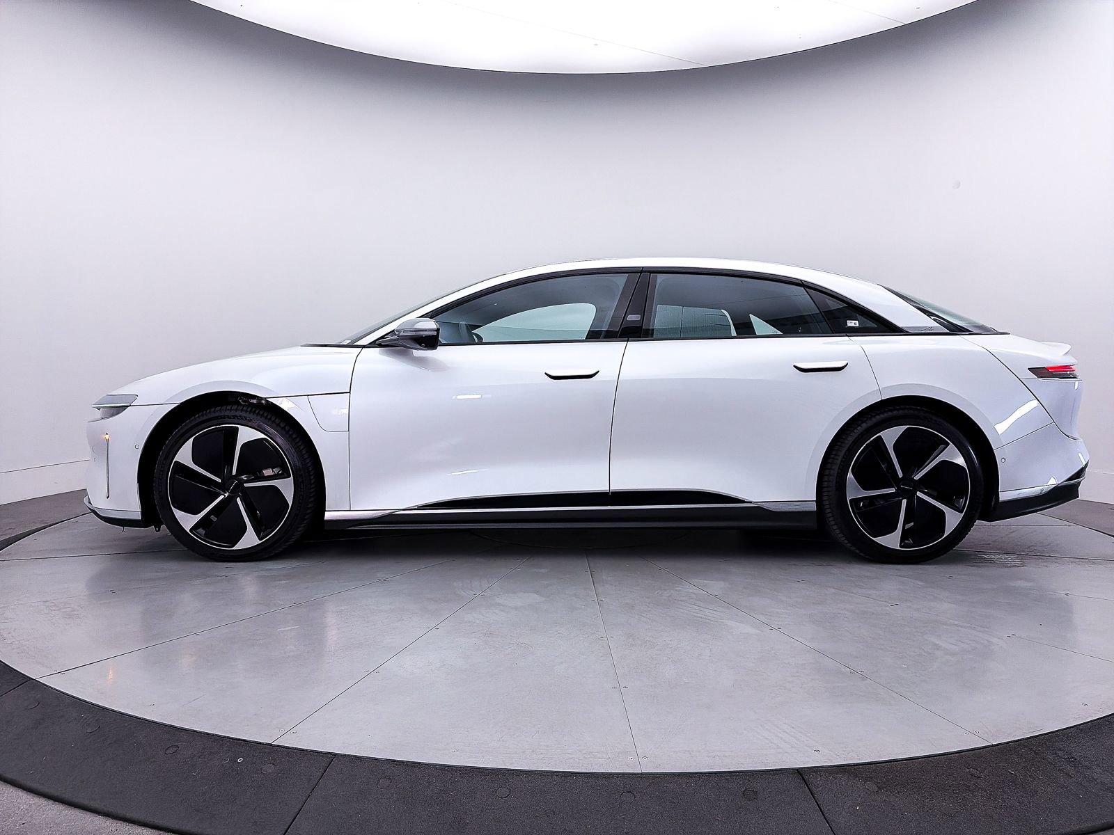 Used 2024 Lucid Air Grand Touring AWD/4WD image 41