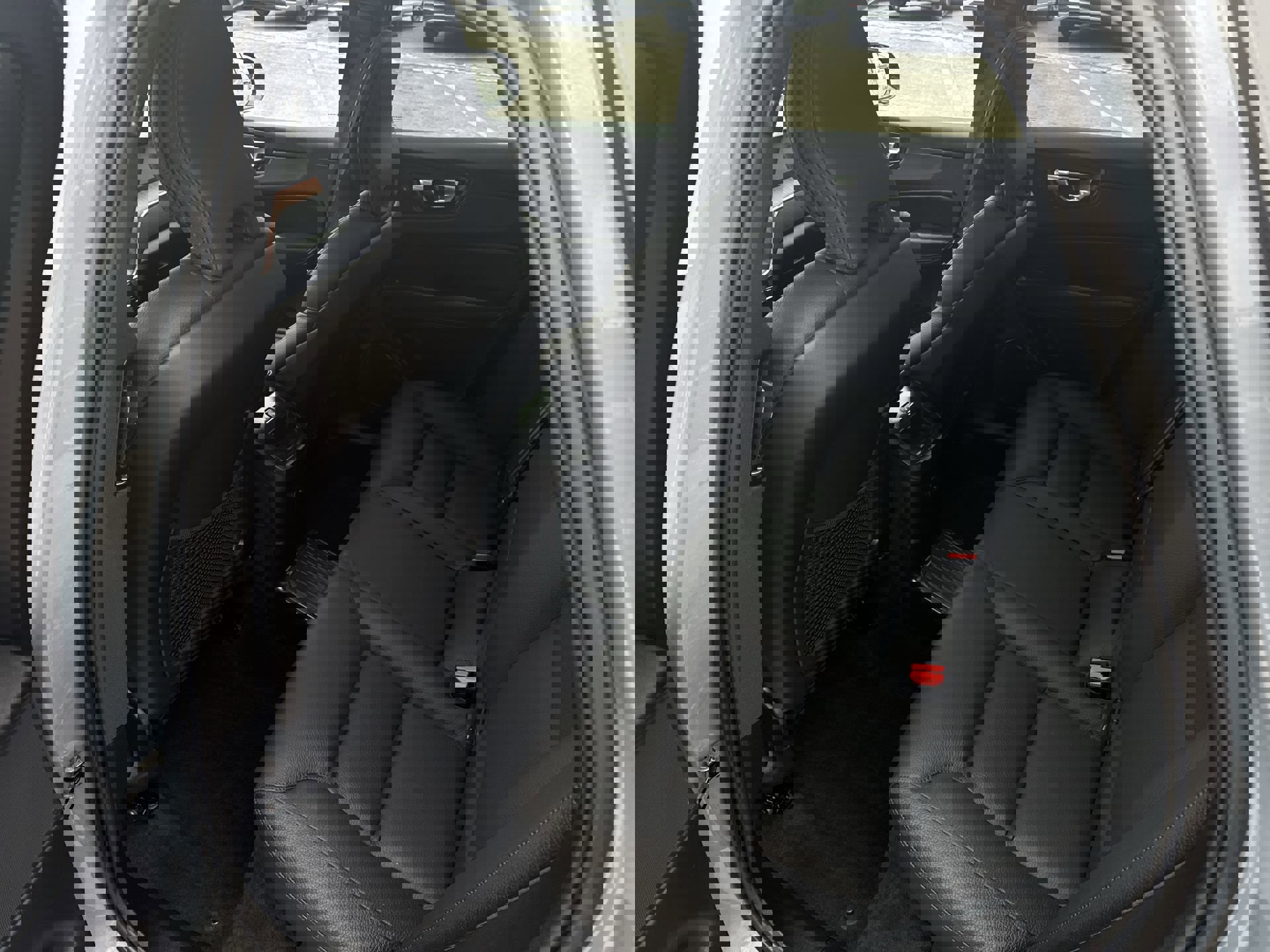 Used 2024 Volvo XC60 T8 Plus w/ Climate Package image 22