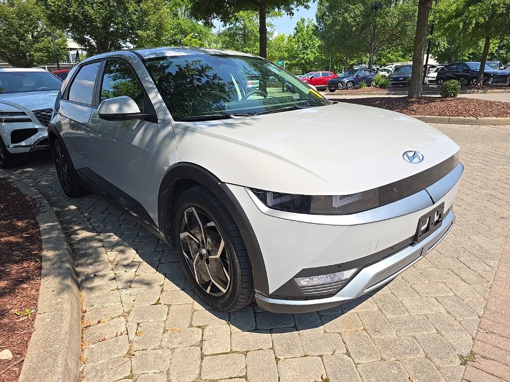 Used 2024 Hyundai Ioniq 5 SEL AWD/4WD image 2