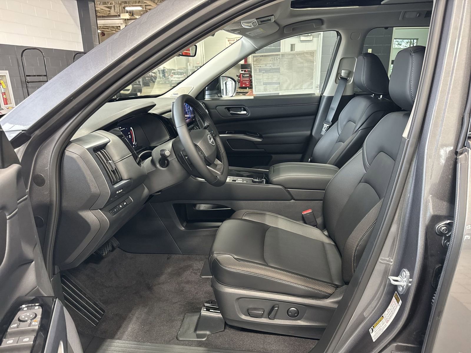 New 2026 Nissan Pathfinder SL AWD/4WD image 11