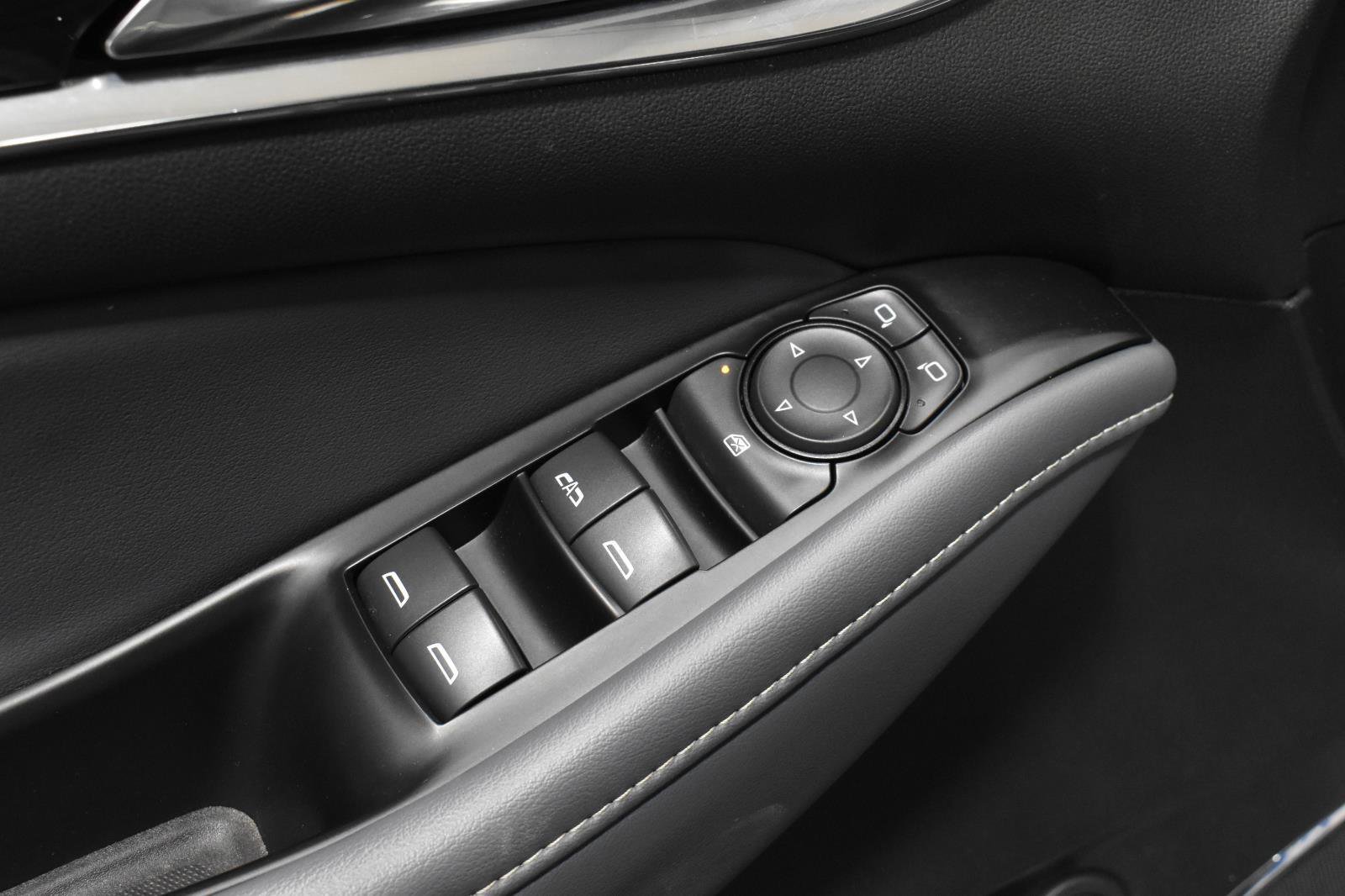 Used 2023 Buick Enclave Essence image 23