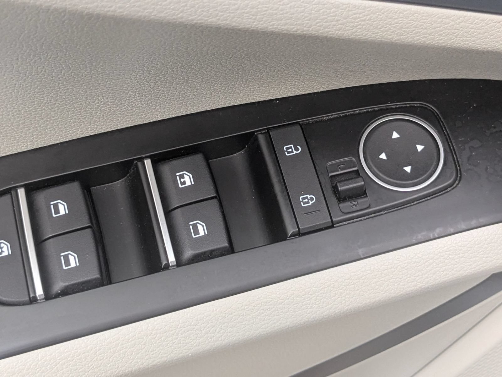 Used 2025 Kia Soul EX FWD image 12