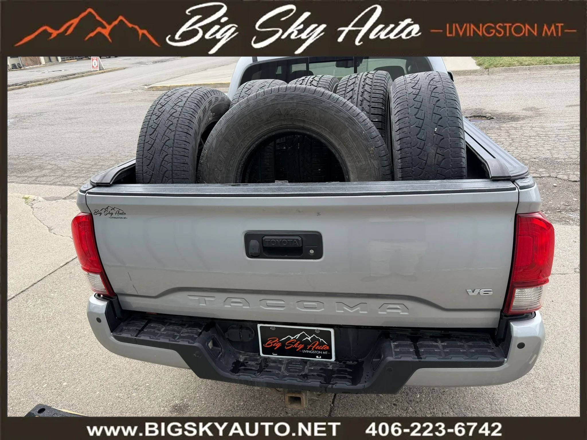 Used 2019 Toyota Tacoma TRD Off-Road w/ Technology Package AWD/4WD image 8