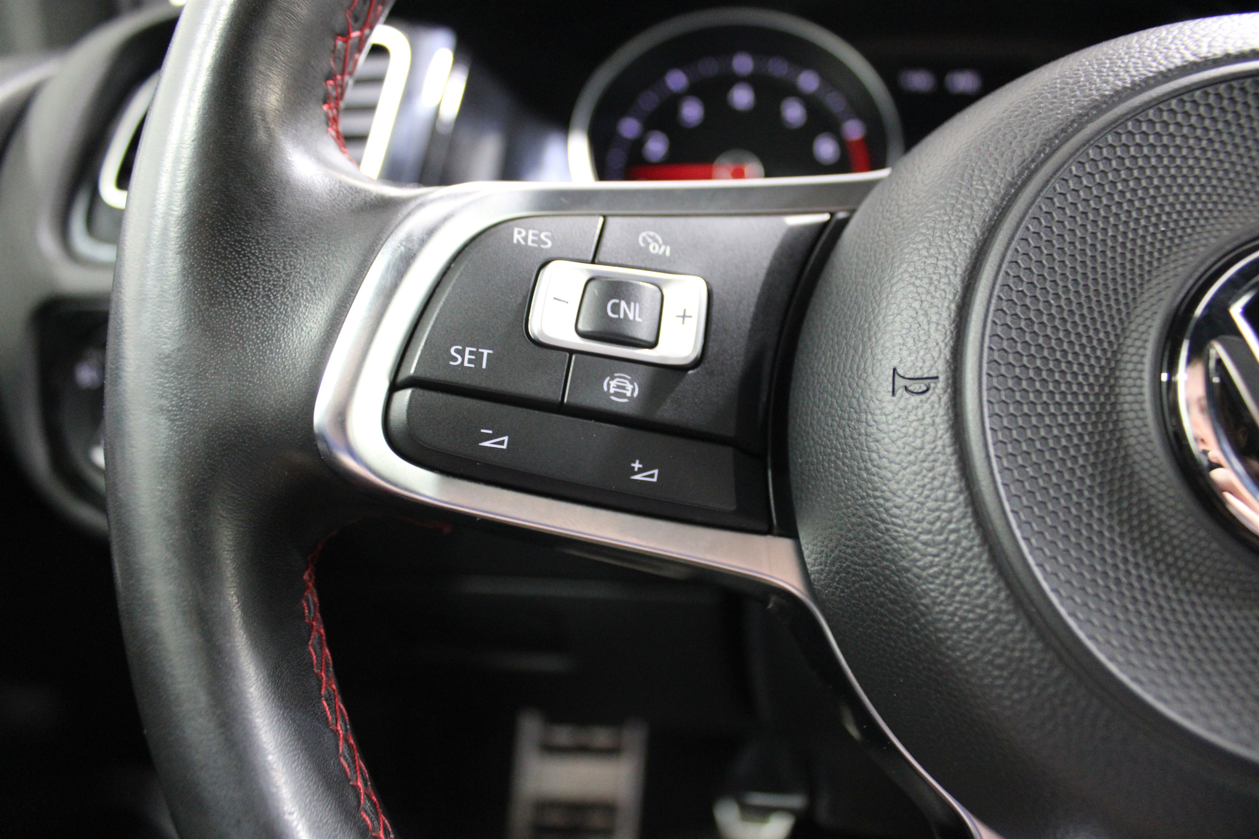 Used 2021 Volkswagen GTI SE image 9