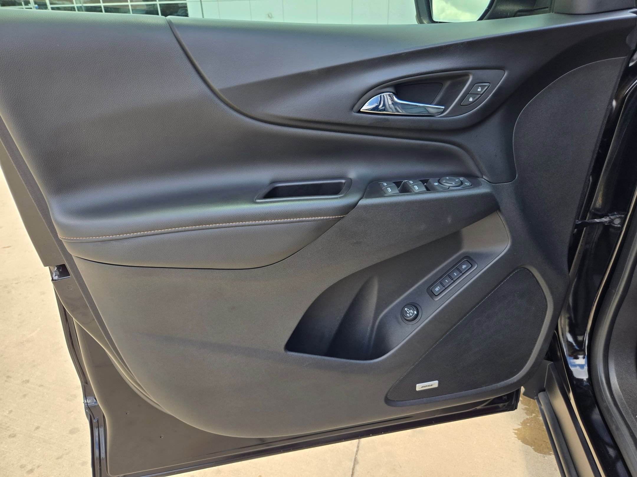 Certified 2018 Chevrolet Equinox Premier FWD image 18