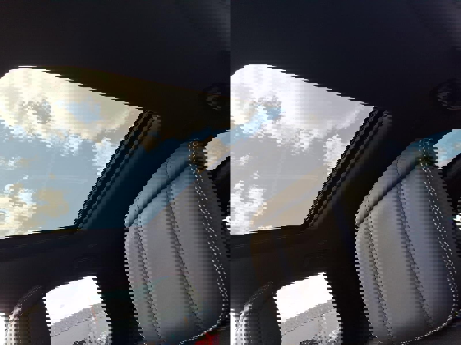 Used 2023 Land Rover Discovery HSE R-Dynamic AWD/4WD image 25