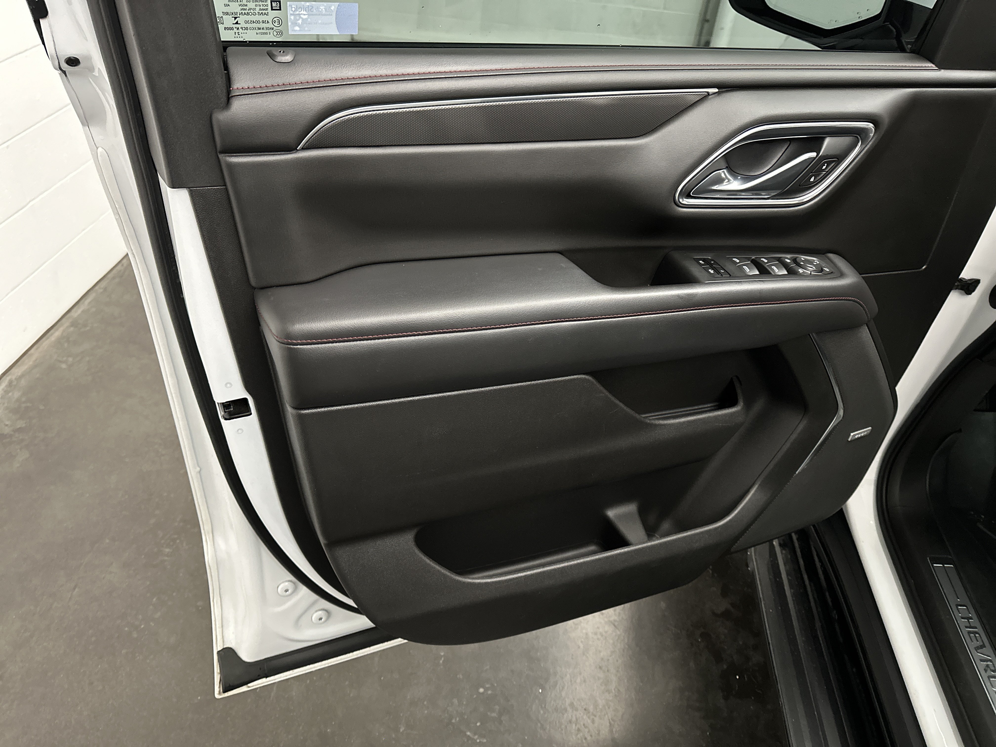 Used 2021 Chevrolet Tahoe RST w/ Luxury Package AWD/4WD image 21