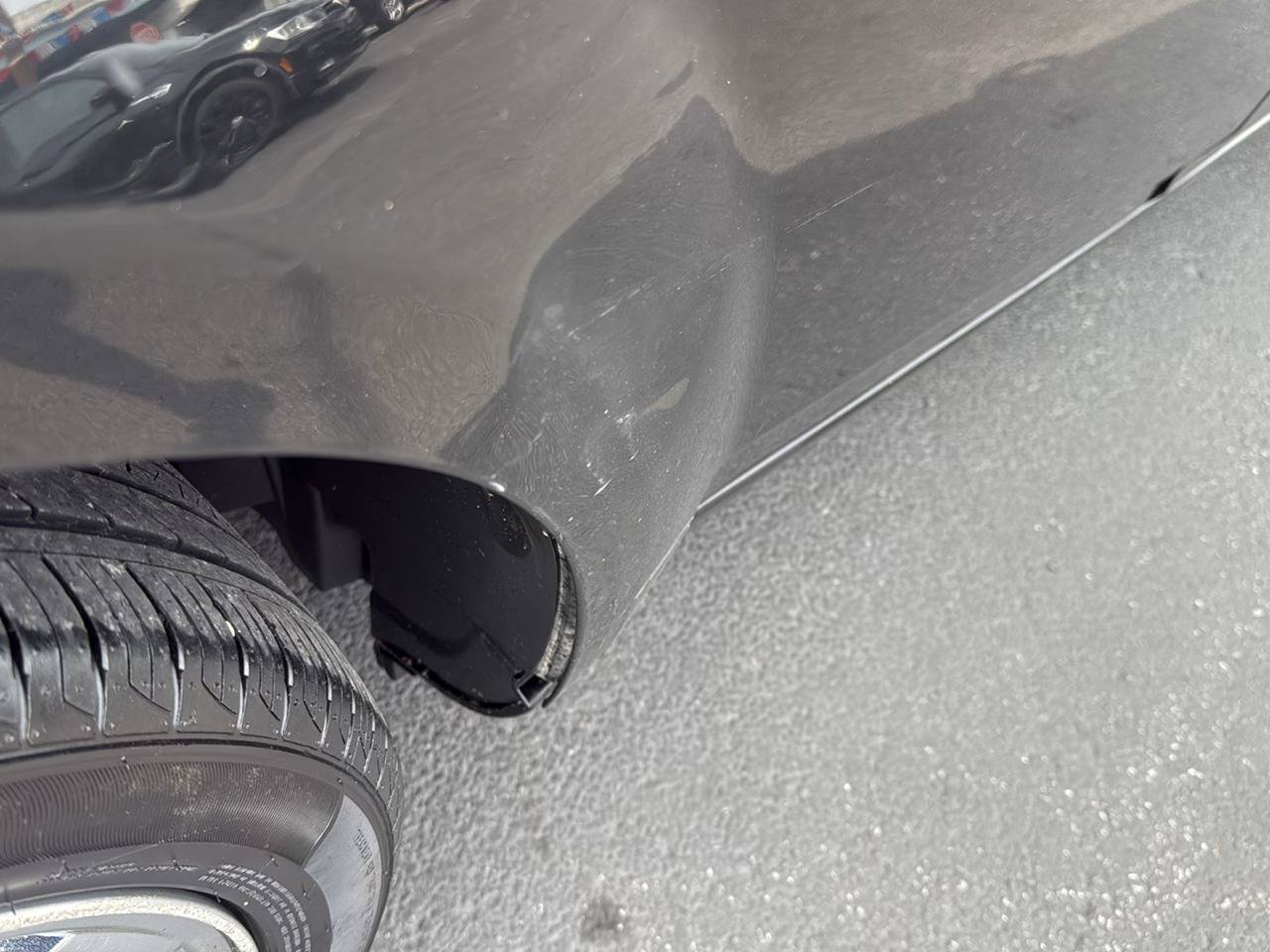 Used 2012 Dodge Avenger SE FWD image 3