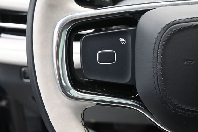 Certified 2025 Lincoln Navigator Reserve AWD/4WD image 12