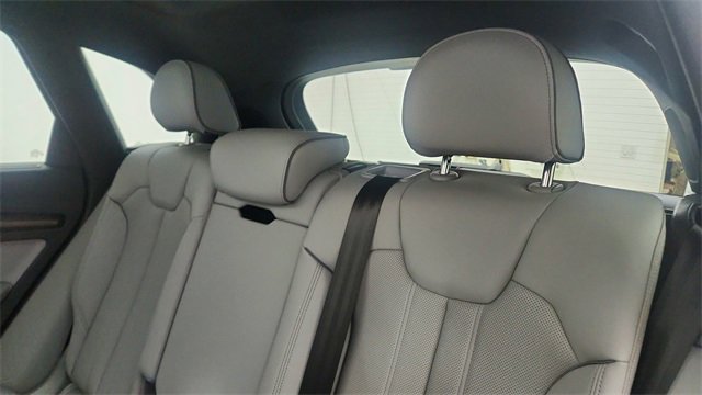 Used 2024 Audi Q5 e Prestige w/ Prestige Package image 32