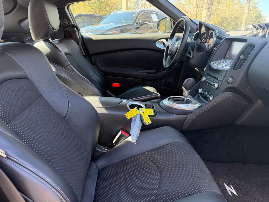 Used 2016 Nissan 370Z Touring image 7