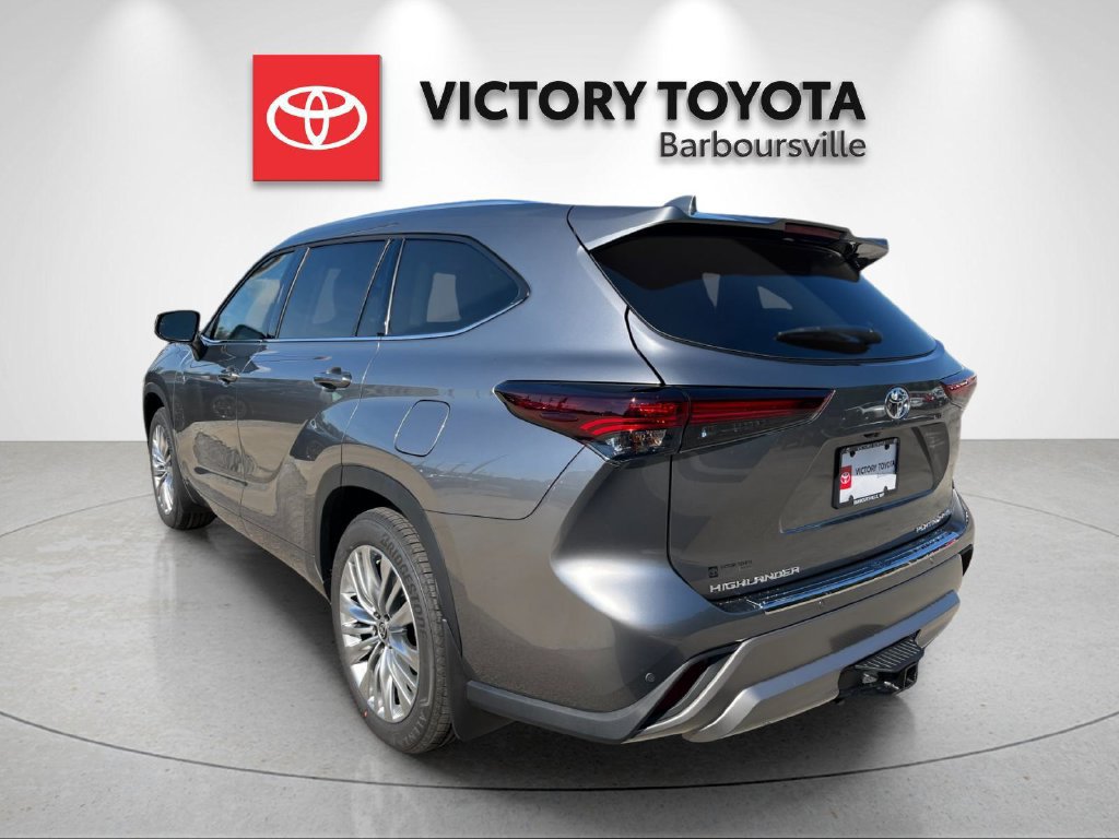 New 2026 Toyota Highlander Platinum AWD/4WD image 3