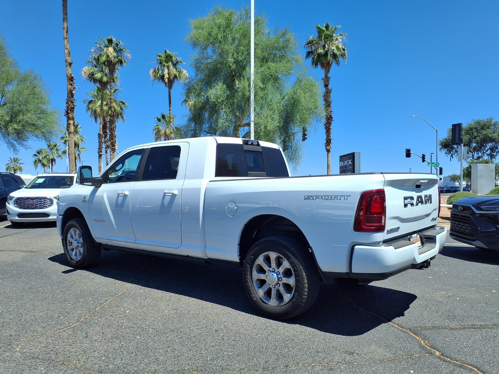Used 2025 RAM 3500 Laramie AWD/4WD image 8