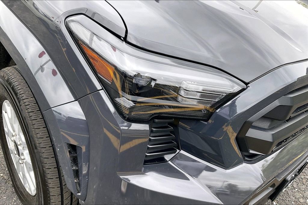 Used 2024 Toyota Tacoma SR5 AWD/4WD image 26