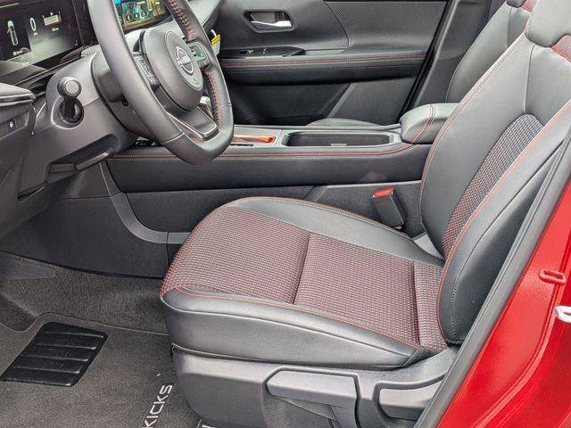 Used 2025 Nissan Kicks SR AWD/4WD image 11