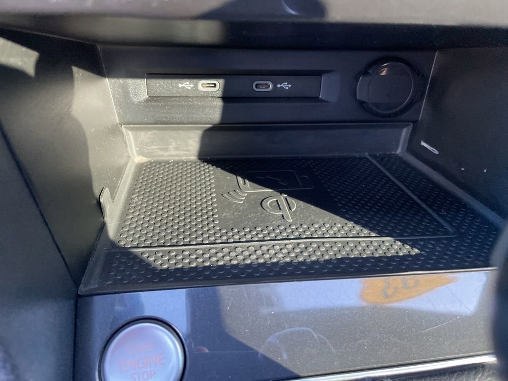 Used 2022 Volkswagen Tiguan SE R-Line image 19