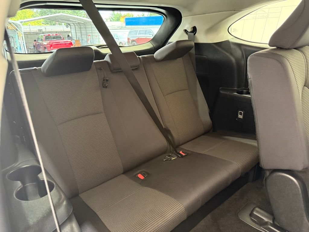 Used 2024 Toyota Highlander LE AWD/4WD image 29