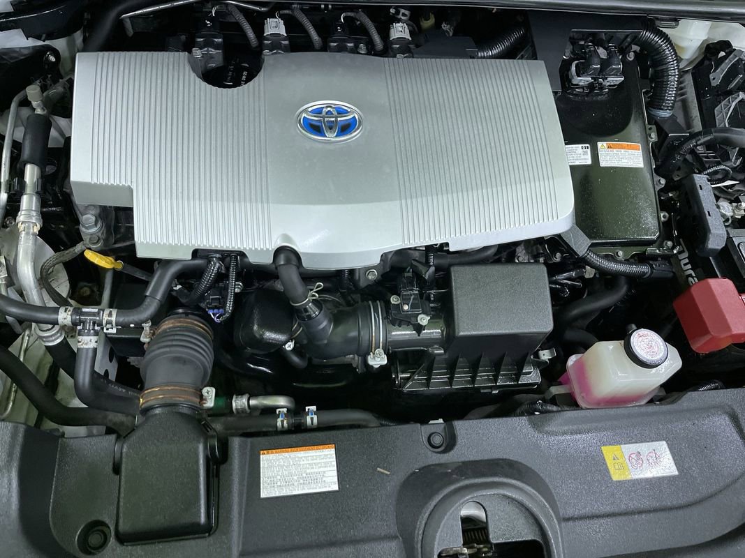 Used 2017 Toyota Prius Four image 31