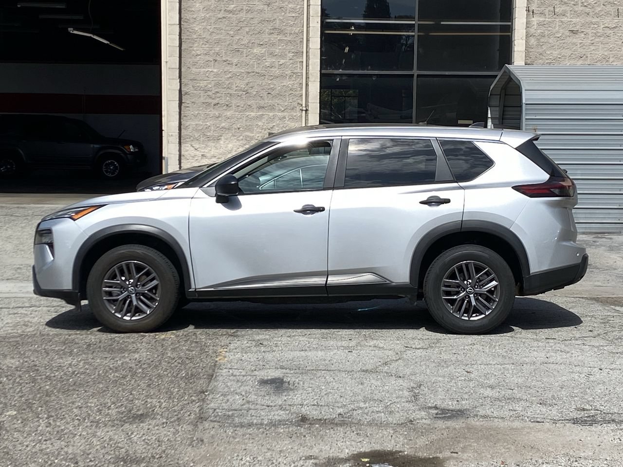 Certified 2024 Nissan Rogue S FWD image 3