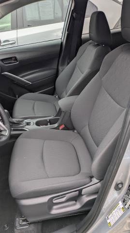 Used 2025 Toyota Corolla Cross LE image 7