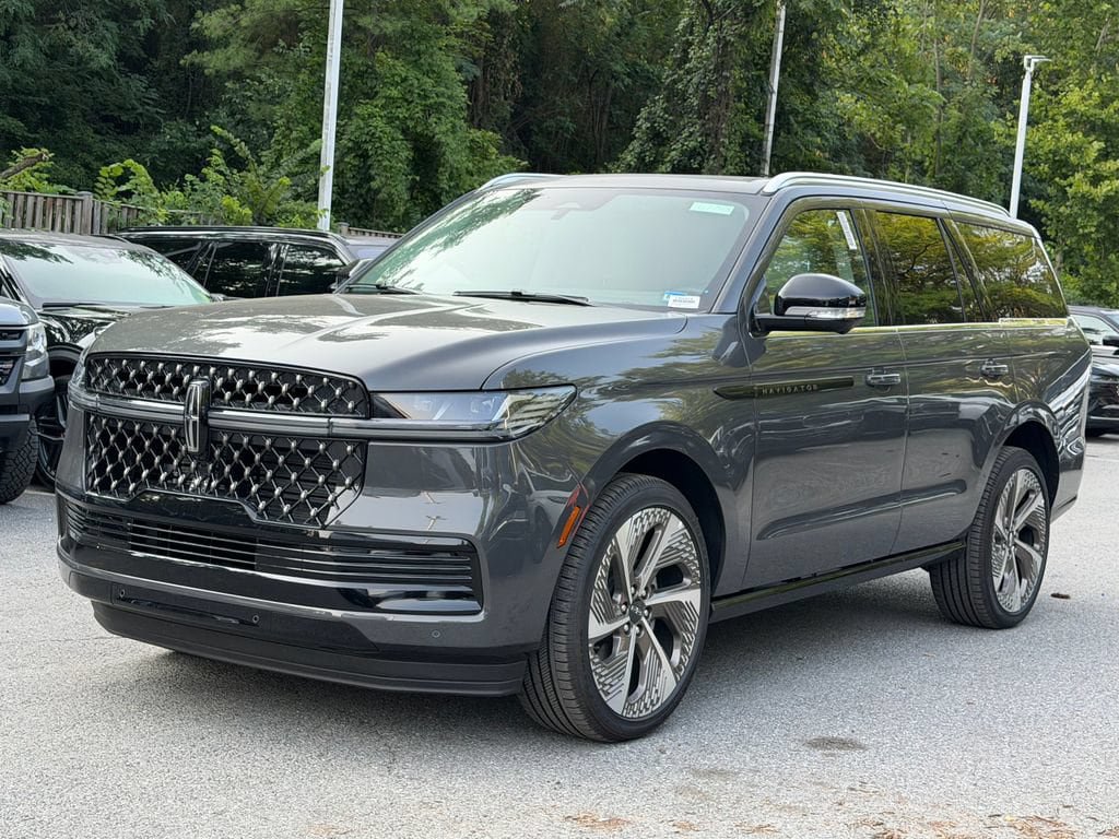 New 2026 Lincoln Navigator Black Label AWD/4WD image 3