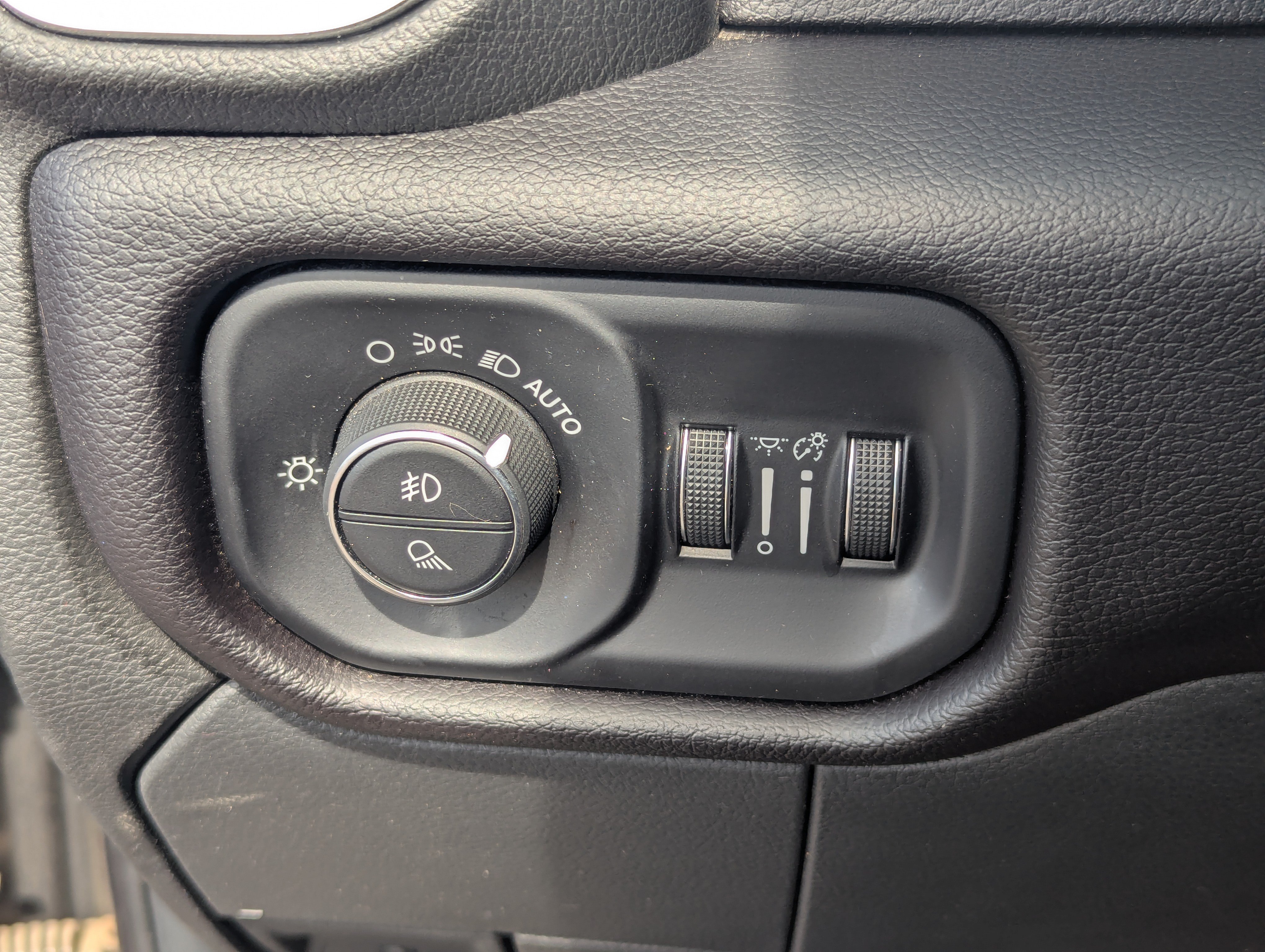 Used 2022 RAM 2500 Laramie AWD/4WD image 29