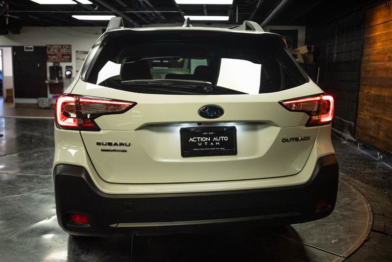 Used 2025 Subaru Outback Premium AWD/4WD image 6