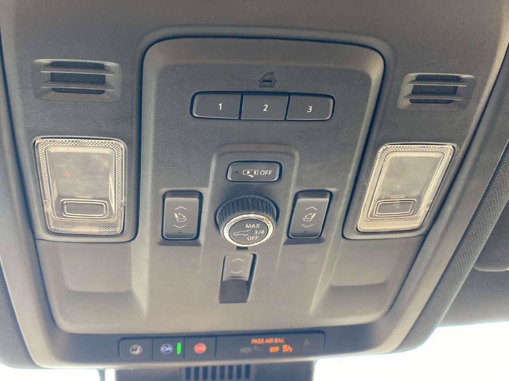 Used 2024 Chevrolet Tahoe Premier AWD/4WD image 29