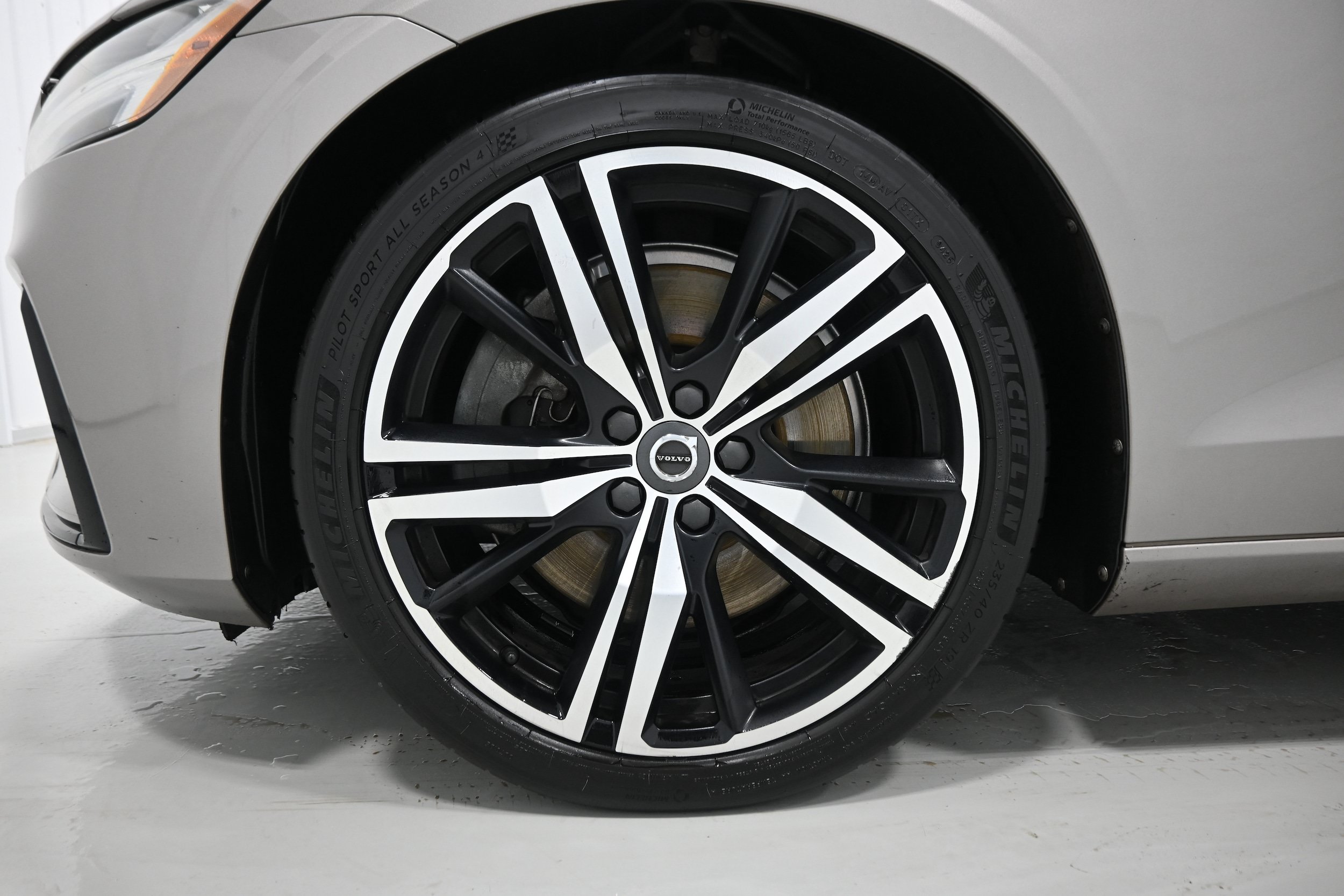 Used 2019 Volvo S60 T6 R-Design AWD/4WD image 38