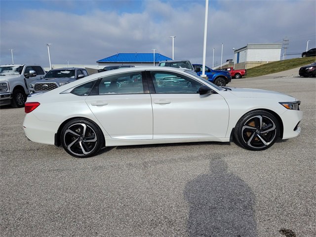 Used 2022 Honda Accord Sport image 3