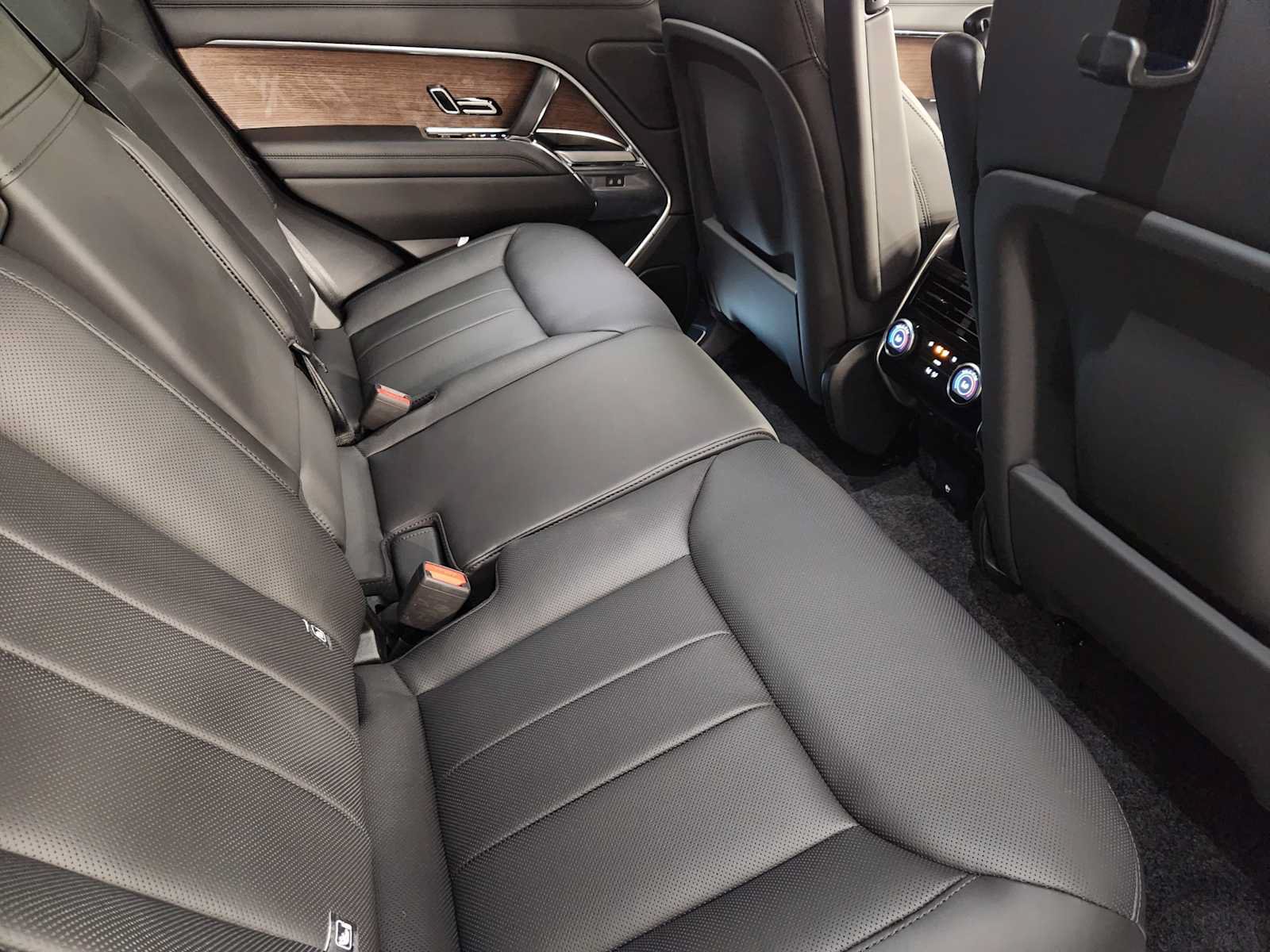 New 2026 Land Rover Range Rover SE AWD/4WD image 30