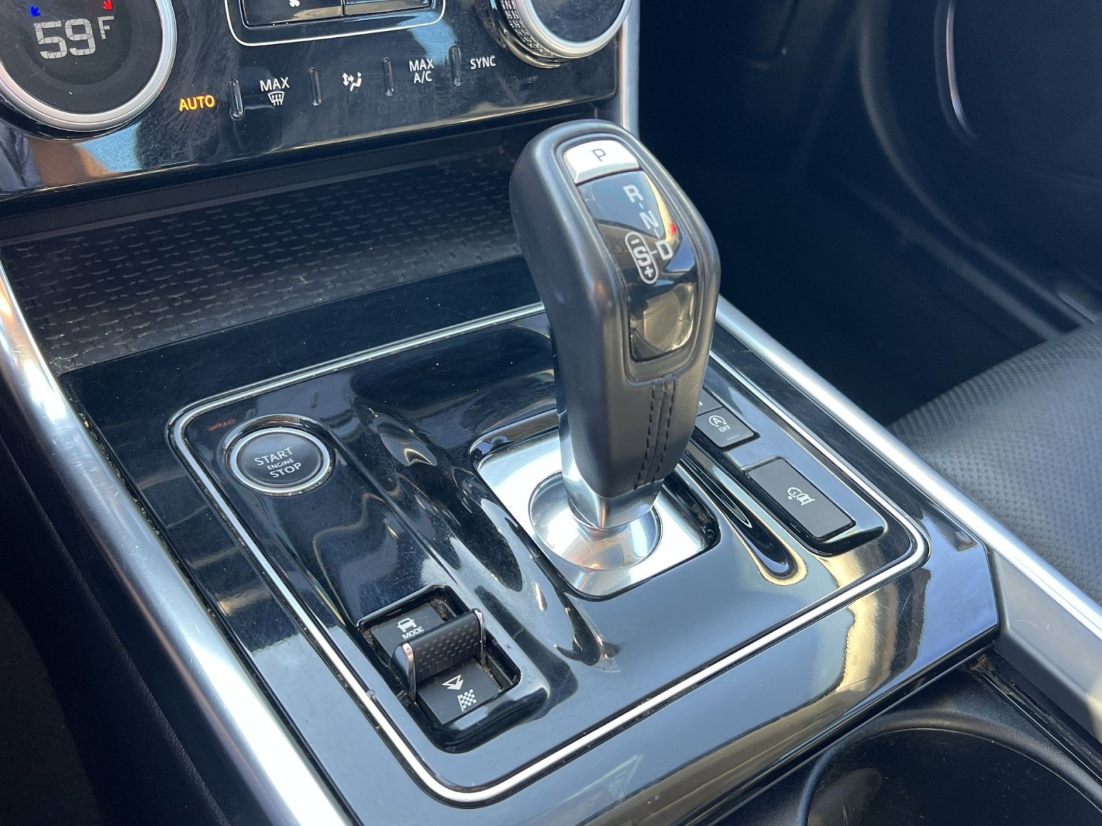 Used 2020 Jaguar XE S RWD image 28