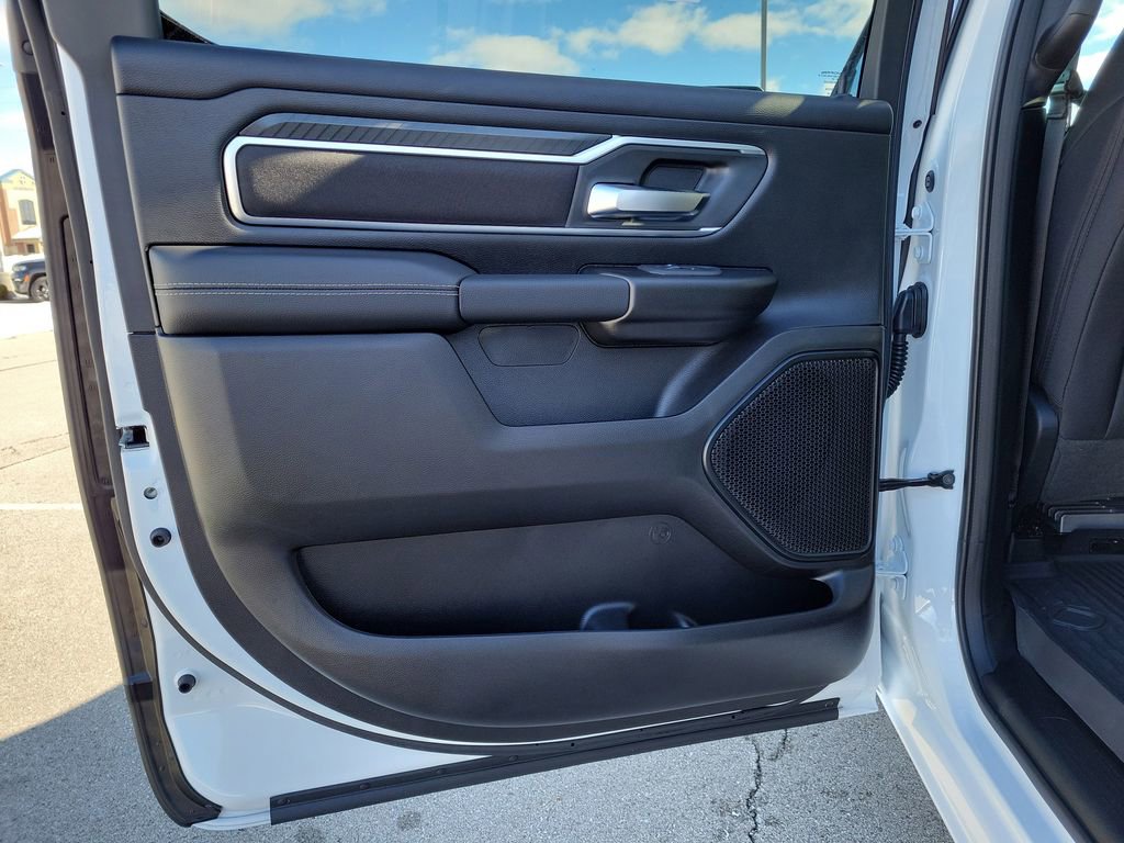 New 2026 RAM 1500 4x4 Crew Cab image 12