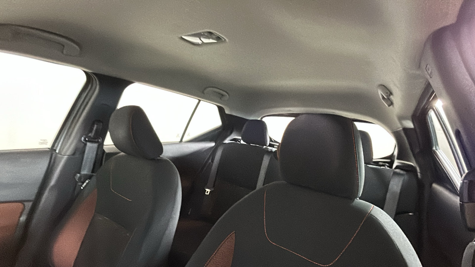 Used 2023 Nissan Kicks SR FWD image 14