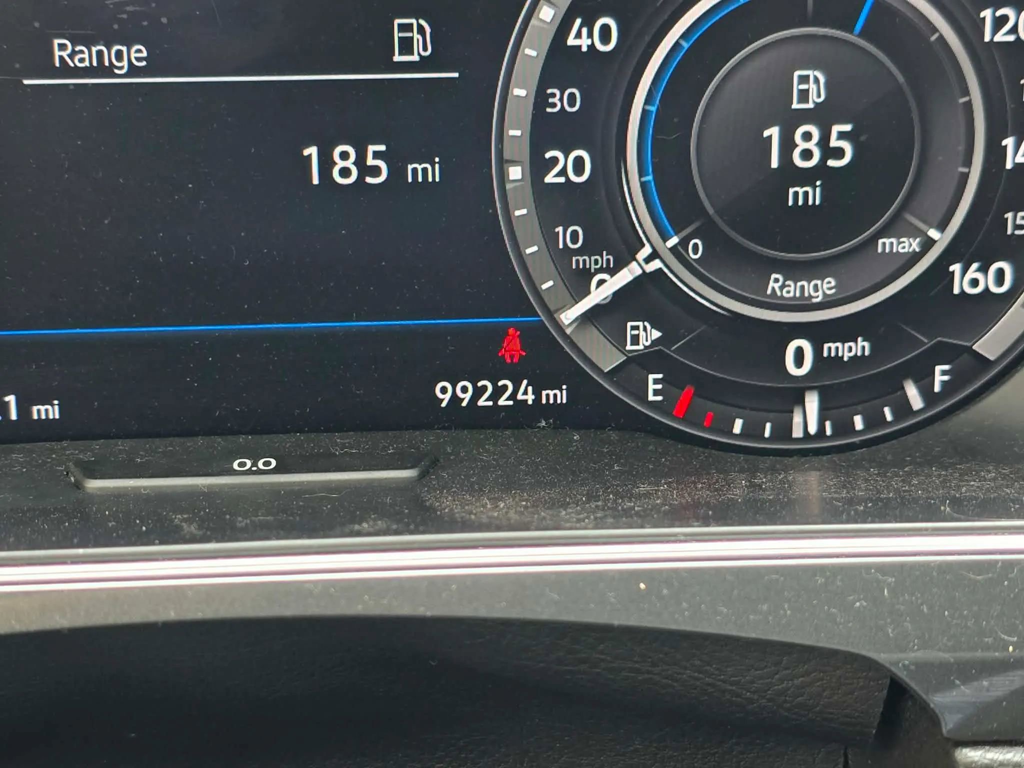 Used 2018 Volkswagen Tiguan SEL Premium image 23