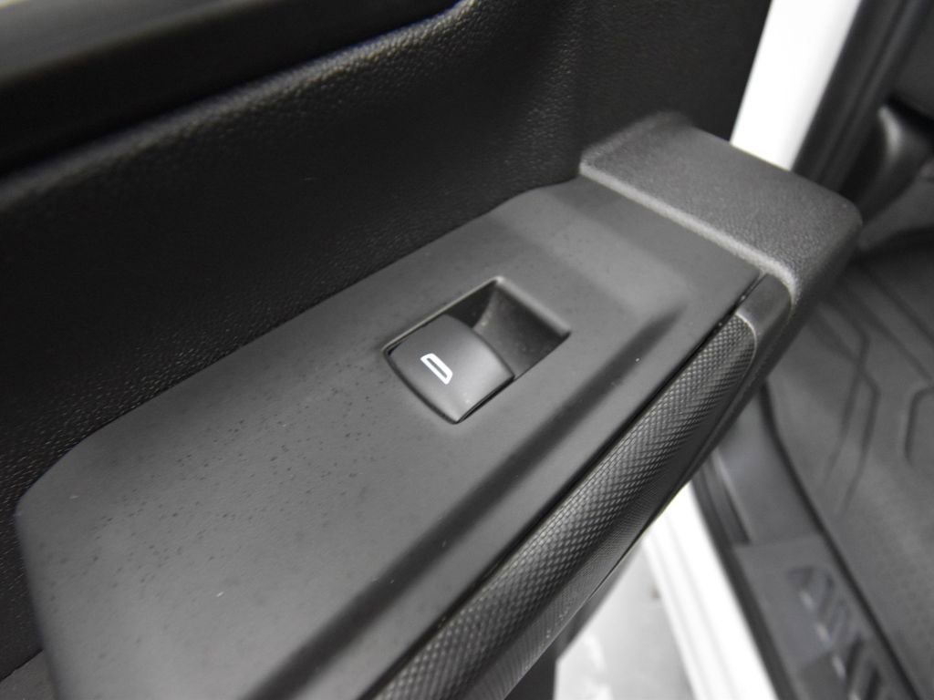 Used 2025 Chevrolet Silverado 2500 Custom w/ Custom Value Package image 10