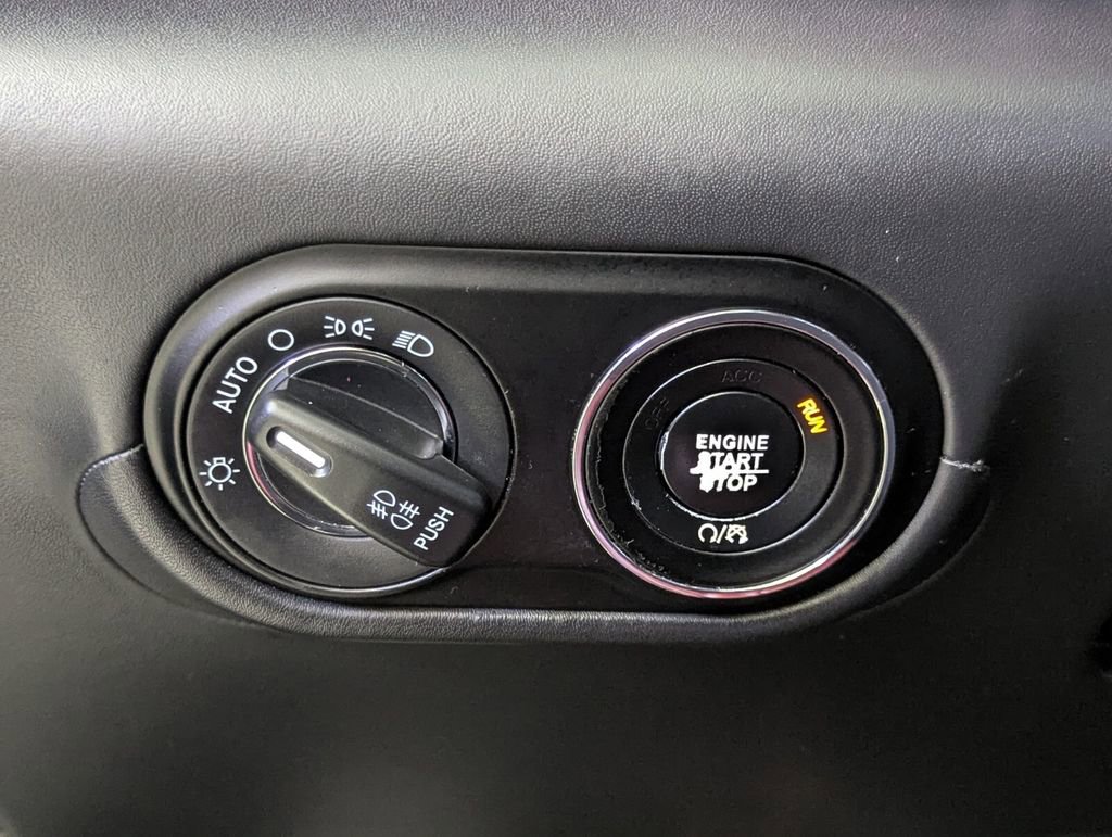 Used 2019 Maserati Levante GranSport image 13