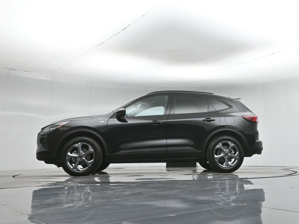 Used 2025 Ford Escape ST-Line AWD/4WD image 8