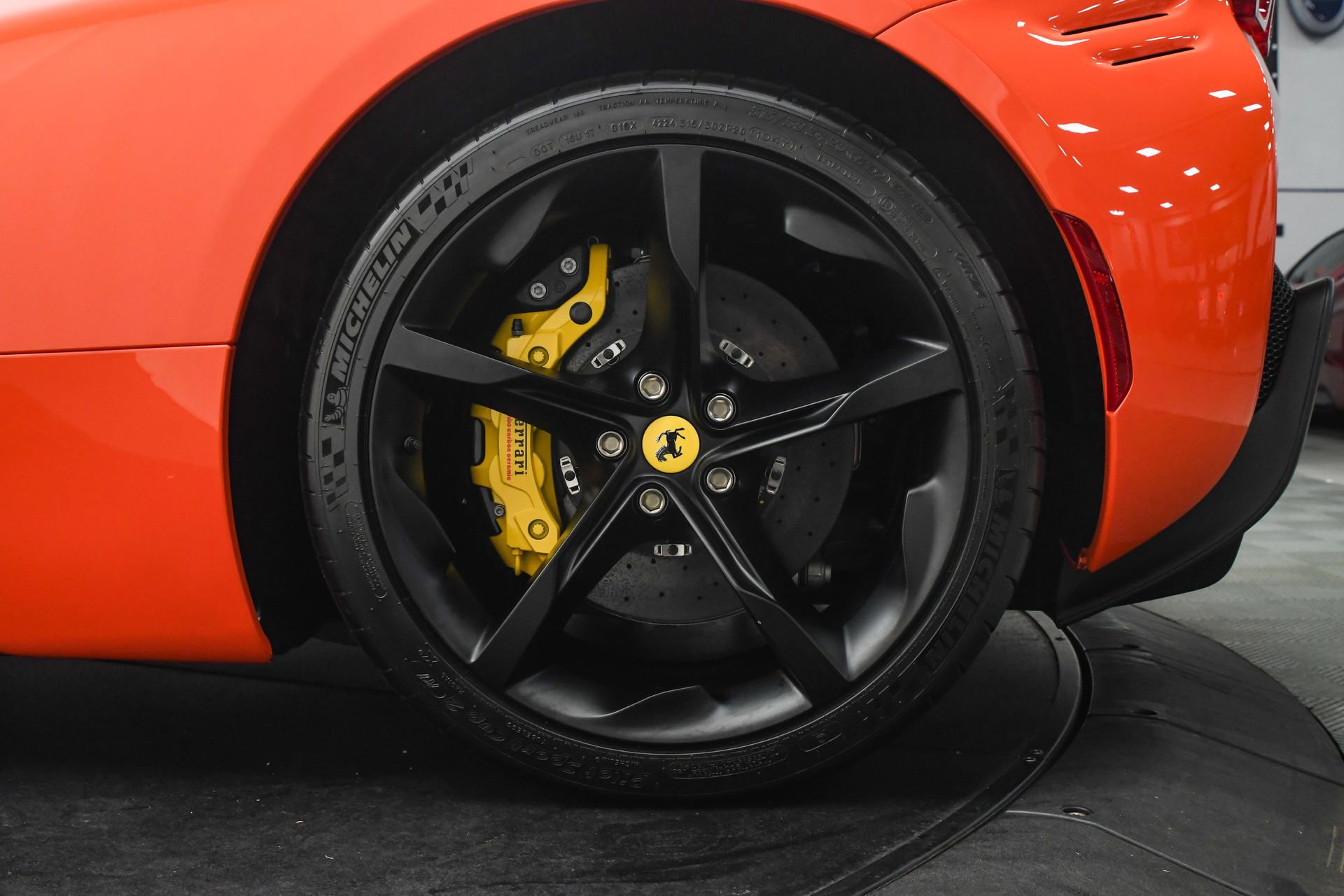 Used 2025 Ferrari SF90 Spider image 36