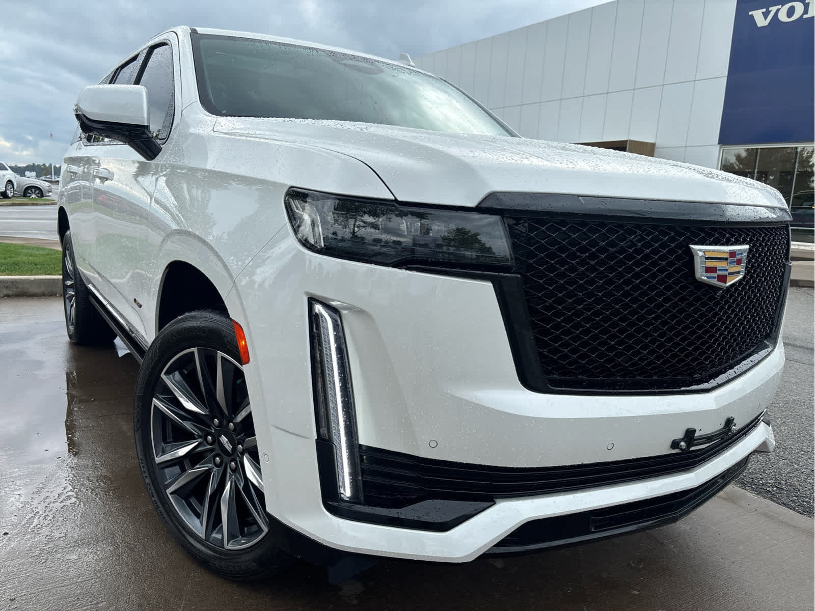 Used 2021 Cadillac Escalade Sport Platinum AWD/4WD image 3